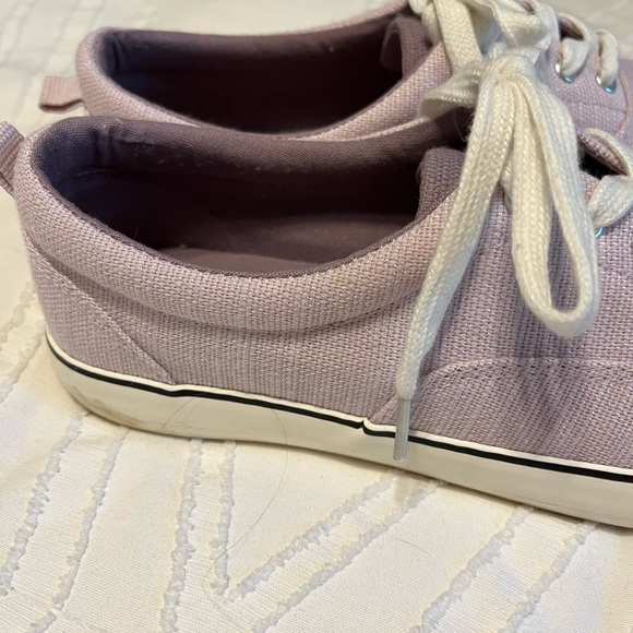 **UNIVERSAL THREAD** purple sneakers Sz: 8 - Picture 3 of 5